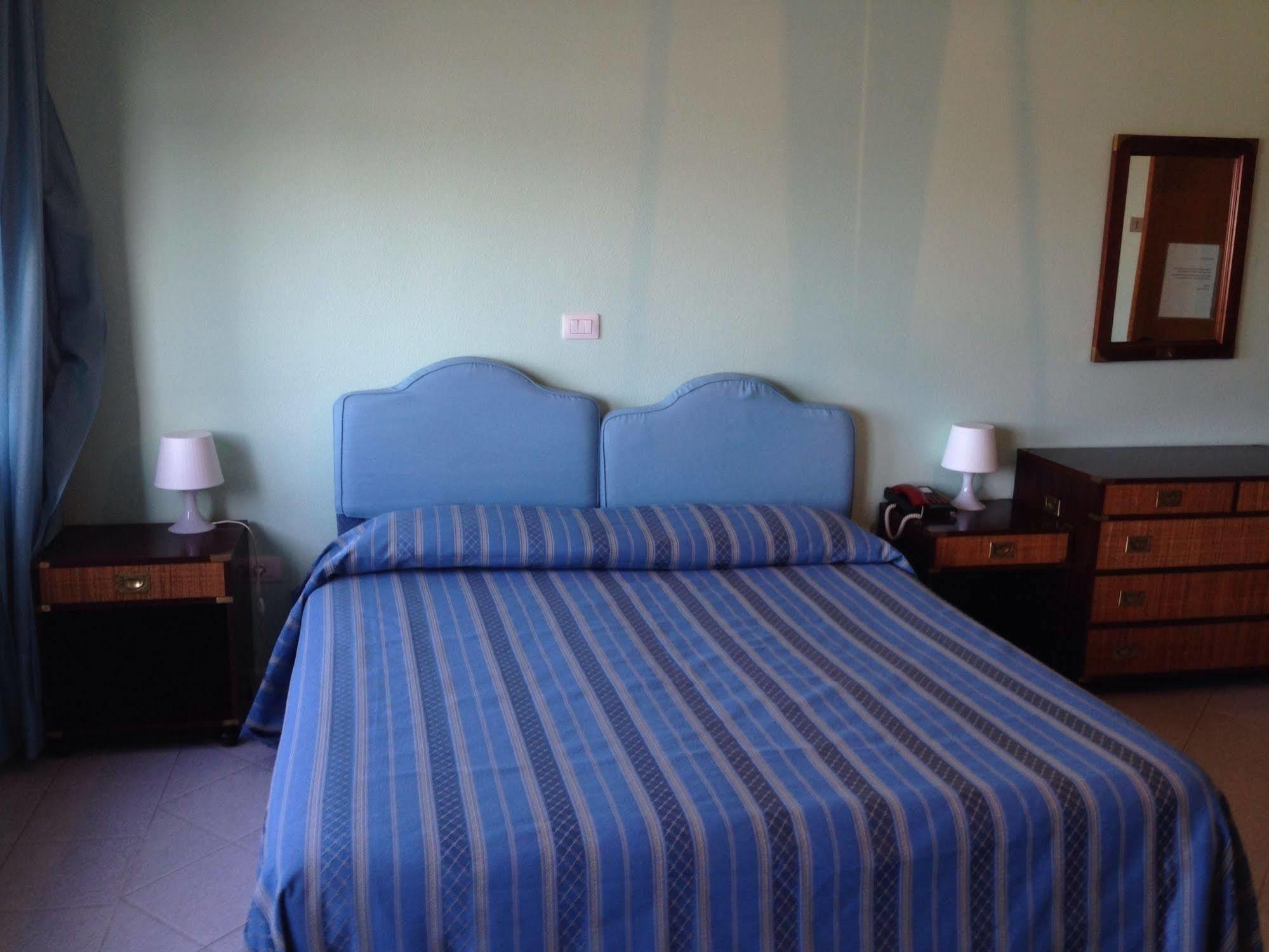 Hotel De Plam Olbia Kültér fotó